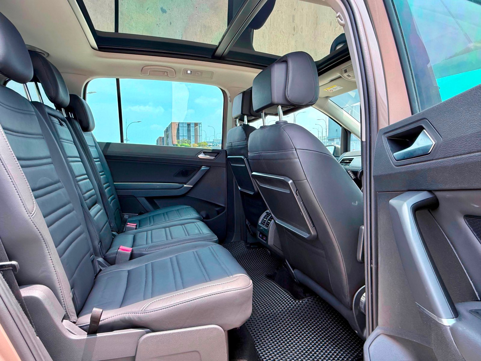 Volkswagen Touran 1.4 TSI Comfortline photo 6